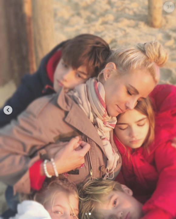 Elodie Gossuin et ses 4 enfants. Novembre 2020.