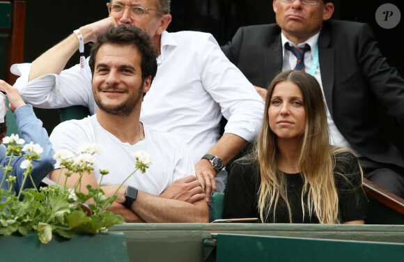 Amir Haddad et sa femme Lital en tribune lors des internationaux de tennis de Roland-Garros le 28 mai 2018. © Dominique Jacovides / Cyril Moreau / Bestimage
