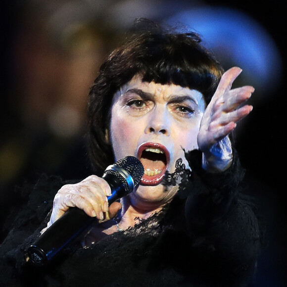 Mireille Mathieu en concert pour la cérémonie d'ouverture du festival "2017 Spasskaya Tower international military music" à Moscou.