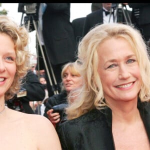 Brigitte Fossey et sa fille Marie Adam - Montée des marches pour le film "2046" de Kar Wai Wong - 57e Festival de Cannes. 2004.