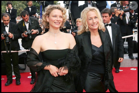 Brigitte Fossey et sa fille Marie Adam - Montée des marches pour le film "2046" de Kar Wai Wong - 57e Festival de Cannes. 2004.