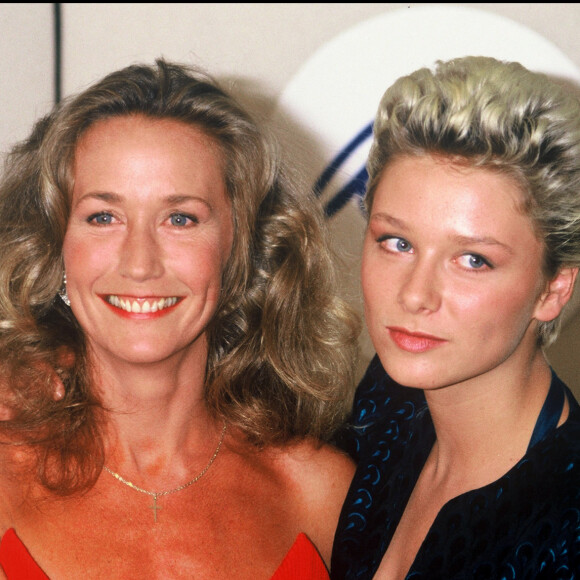 Archives - Brigitte Fossey et sa fille Marie Adam à la cérémonie des César. 1987.