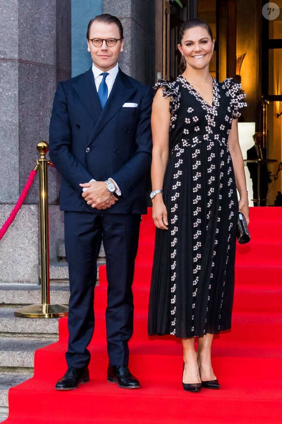 La princesse Victoria de Suède et le prince Daniel assistent à l'ouverture de la saison de l'orchestre philharmonique royal à Stockholm le 17 septembre 2020.