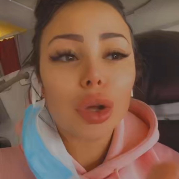 Maeva Ghennam en larmes sur Snapchat, le 1er décembre 2020
