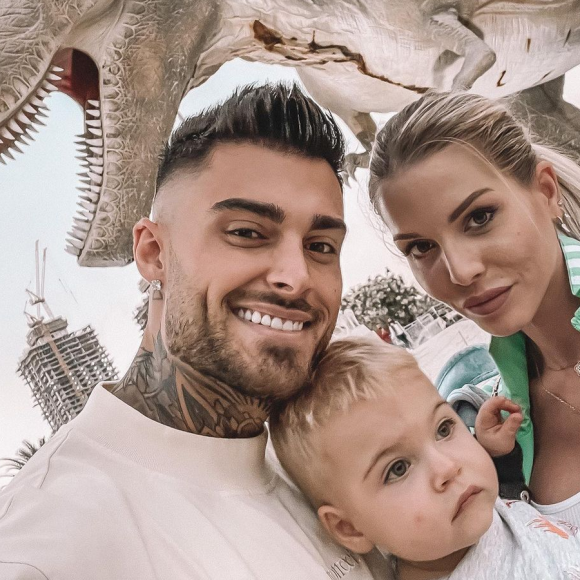 Jessica Thivenin avec son fil Maylone (1 an) et son mari Thibault Garcia sur Instagram