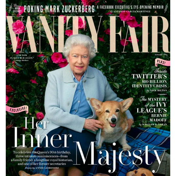 Elizabeth en couverture du magazine "Vanity Fair" avec ses chiens en 2018.