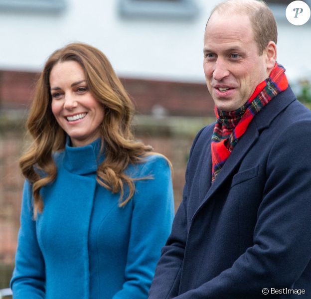 Le prince William, duc de Cambridge, et Catherine (Kate) Middleton, duchesse de Cambridge, rencontrent le personnel et les élèves lors d'une visite à la Holy Trinity Church of England First School à Berwick upon Tweed le deuxième jour d'une tournée de trois jours à travers le pays.