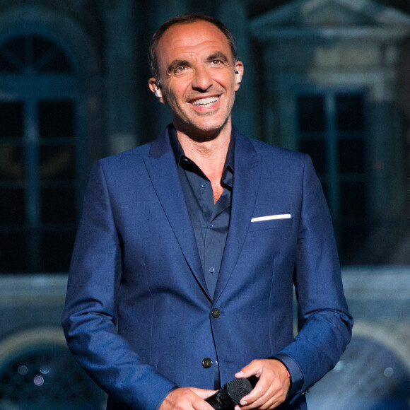 Exclusif - Nikos Aliagas - Enregistrement de l'émission "La chanson de l'année" dans les jardins du Palais Royal à Paris, qui sera diffusée le 12 juin sur TF1. Le 11 juin 2020 © Cyril Moreau / Bestimage