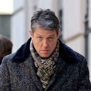 Hugh Grant sur le tournage du film The Undoing dans le quartier de Upper East Side à New York, le 5 mars 2019