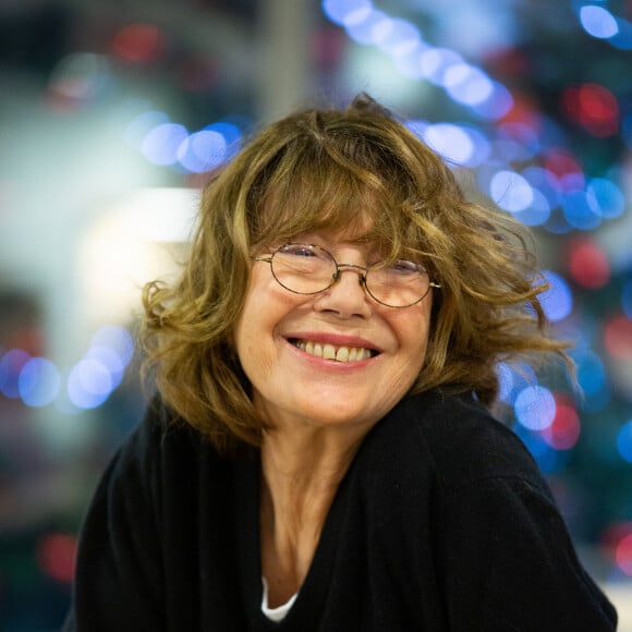 Jane Birkin dédicace son livre "Post-Scriptum" à la librairie Filigranes à Bruxelles en Belgique le 25 novembre 2019.