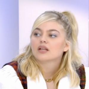 Louane Emera invitée dans "C à vous" sur France 5.