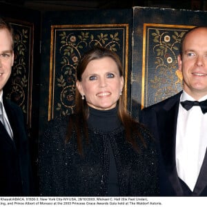 Michael C. Hall, Ann Reinking et le prince Albert de Monaco en octobre 2003.