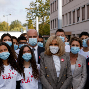 Jean-Michel Blanquer, ministre de l'Education, Richard Delepierre, maire Le Chesnay-Rocquencourt-Rocquencourt - Brigitte Macron fait une dictée aux écoliers en soutien à l'Association Européenne de Leucodystrophie (ELA), au collège Charles-Peguy, Chesnay-Rocquencourt le 12 octobre 2020. © Thomas Coex / Pool / Bestimage