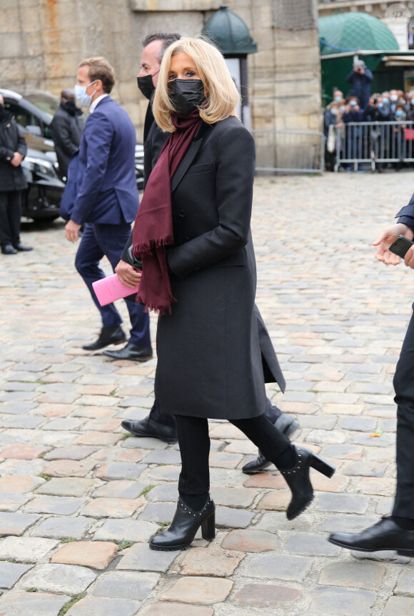 Brigitte Macron - Arrivées aux obsèques de Juliette Gréco en l'église Saint-Germain-des-Prés. Le 5 octobre 2020 © Jacovides-Moreau / Bestimage