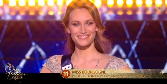 Miss Bourgogne : Lou-Anne Lorphelin lors du défilé des 5 finalistes de Miss France 2021 le 19 décembre 2020 sur TF1