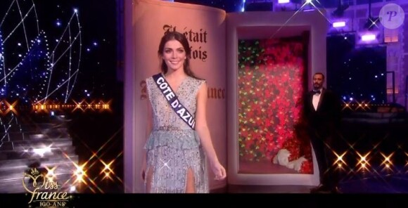 Miss Côte d'Azur : Lara Gautier lors du défilé des 5 finalistes de Miss France 2021 le 19 décembre 2020 sur TF1