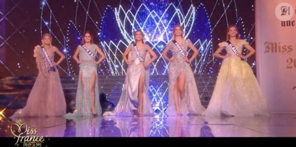 défilé des 5 finalistes de Miss France 2021 le 19 décembre 2020 sur TF1