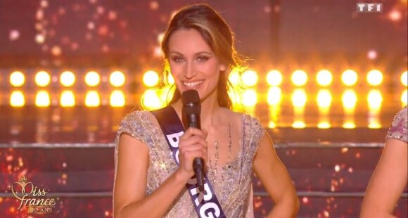 Miss Bourgogne : Lou-Anne Lorphelin lors du discours des 5 finalistes de Miss France 2021 le 19 décembre sur TF1