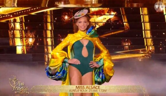 Miss Alsace : Aurélie Roux lors du dernier défilé des 5 finalistes de Miss France 2021 le 19 décembre sur TF1