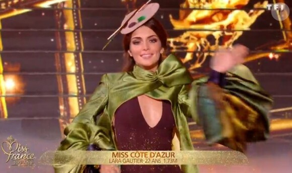 Miss Côte d'Azur : Lara Gautier lors du dernier défilé des 5 finalistes de Miss France 2021 le 19 décembre sur TF1