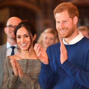 Le prince Harry et sa fiancée Meghan Markle visitent le château de Cardiff, quatre mois avant leur mariage.