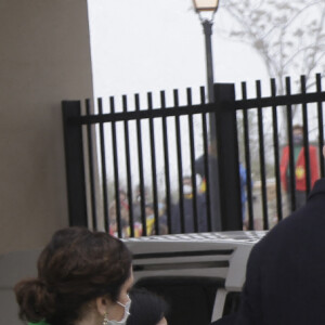 Le roi Felipe VI et la reine Letizia d'Espagne, àl 'inauguration d'un mémorial aux agents de santé décédés en Espagne alors qu'ils travaillaient pendant l'épidémie de Coronavirus (COVID-19) à Madrid, Espagne, le 18 décembre 2020.