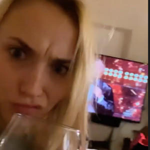 La soirée Miss & Chill de Chloé Jouannet et Alexandra Lamy sur Instagram.