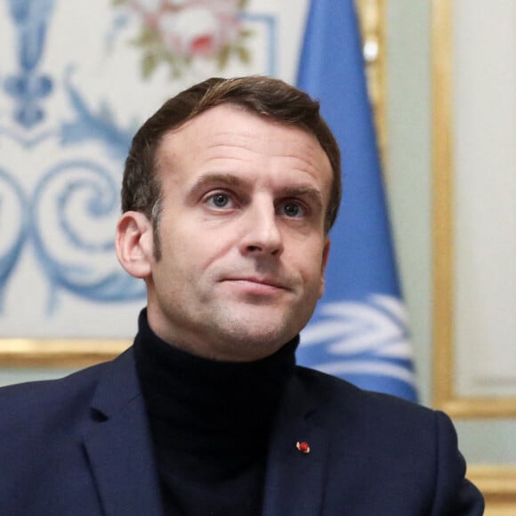 Le président Emmanuel Macron et le secrétaire général des Nations Unies, A.Guterres, lors d'une visioconférence de soutien à la population libanaise près de 4 mois après l'explosion sur le port de Beyrouth, au palais de l'Elysée à Paris. Le 2 décembre 2020 © Stéphane Lemouton / Bestimage 