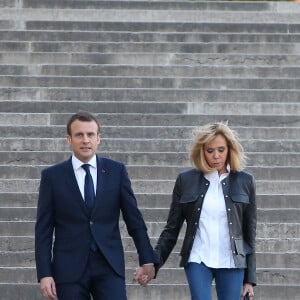 Le président de la République Emmanuel Macron et sa femme la Première Dame Brigitte Macron (Trogneux) arrivent au palais de Chaillot, à Paris, France, le 15 avril 2018. Le président de la République est l'invité de BFMTV, RMC et Mediapart pour une grande interview en direct par les journaliste J.J.Bourdin, pour BFMTV et RMC, et E.Plenel, directeur de Mediapart. © Dominique Jacovides/Bestimage 