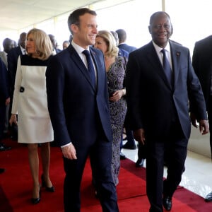 Alassane Ouattara, président de la République de Côte d'Ivoire, Dominique Ouattara, Première dame, Emmanuel Macron, président de la République française, Brigitte Macron, Première dame - Déplacement en Côte d'Ivoire - Arrivées à l'aéroport de Bouaké, le 22 décembre 2019. © Dominique Jacovides / Bestimage