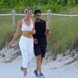 Exclusif - Wilmer Valderrama et sa compagne Amanda Pacheco font un jogging romantique à Miami le 14 juillet 2019.