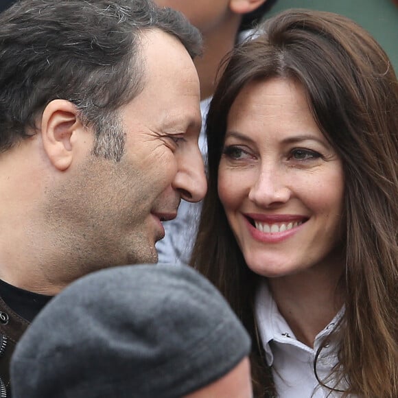 Arthur (Jacques Essebag) et sa compagne Mareva Galanter dans les tribunes de la finale homme des internationaux de France de Roland Garros à Paris le 5 juin 2016. © Moreau-Jacovides / Bestimage