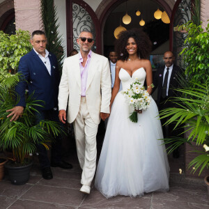 Sortie des mariés lors du Mariage civil de Vincent Cassel et Tina Kunakey à la mairie de Bidart au pays basque le 24 août 2018. © Patrick Bernard / Guillaume Collet / Bestimage 