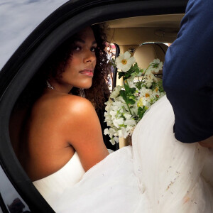 Sortie des mariés lors du Mariage civil de Vincent Cassel et Tina Kunakey à la mairie de Bidart au pays basque le 24 août 2018. © Patrick Bernard / Guillaume Collet / Bestimage 