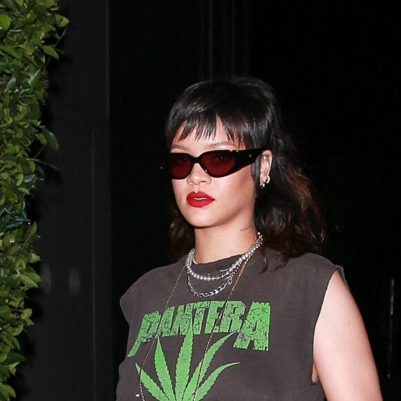 Exclusif - Rihanna a privatisé le restaurant Giorgio Baldi pour un dîner en tête-à-tête avec son coiffeur Yusef à Santa Monica le 19 novembre 2020.