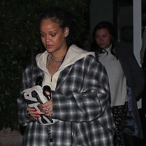 Rihanna à la sortie du restaurant Georgio Baldi à Santa Monica le 13 novembre 2020.