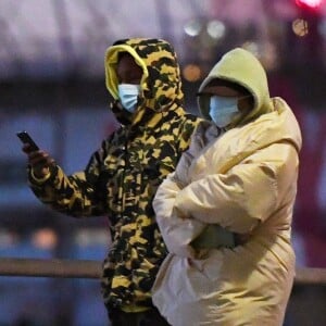 Exclusif - Rihanna et son supposé compagnon Asap Rocky bravent le froid glacial de New York pour une balade à deux le 2 décembre 2020.