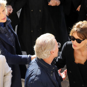 Olivier Royant, Carla Bruni Sarkozy et Nicolas Sarkozy - Arrivées à l'hommage national à Charles Aznavour à l'Hôtel des Invalides à Paris. Le 5 octobre 2018 © Jacovides-Moreau / Bestimage