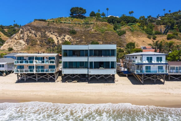 Gal Gadot a déboursé 5 millions de dollars pour une maison face à l'océan à Malibu.