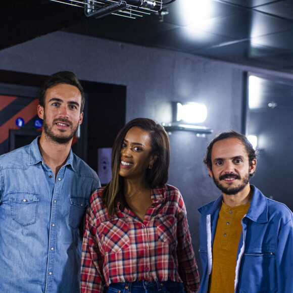 Exclusif - Amel Bent avec Florent Dasque et Sylvain Duthu (du groupe Boulevard des Airs) - Backstage de l'émission "Psychodon, Unis face aux maladies psychiques" à l'Olympia à Paris et diffusée sur C8, le 6 octobre 2020. © Pierre Perusseau/Bestimage
