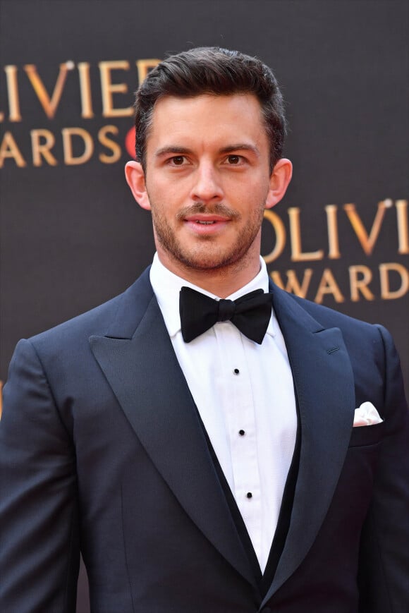 Jonathan Bailey lors de la soirée des Olivier Awards au Royal Albert Hall à Londres, Royaume Uni