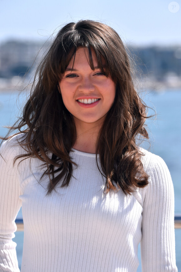 Sabrina Bartlett présente la série "Knightfall" - Photocall lors du MIP TV 2017 à Cannes, le 4 avril 2017. © Bruno Bebert/Bestimage 