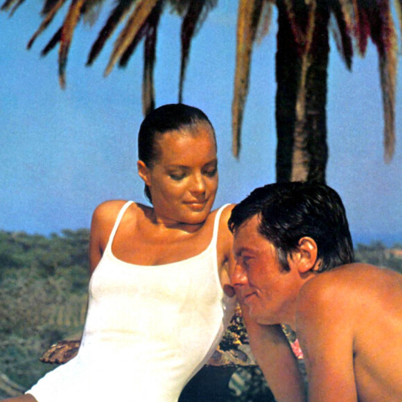 Alain Delon et Romy Schneider sur le tournage du film "La piscine". 1969