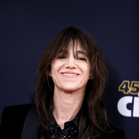 Charlotte Gainsbourg - Tournage de la série " Dix Pour Cent " lors de la 45ème cérémonie des César à la salle Pleyel à Paris, le 28 février 2020. © Dominique Jacovides/Olivier Borde/Bestimage