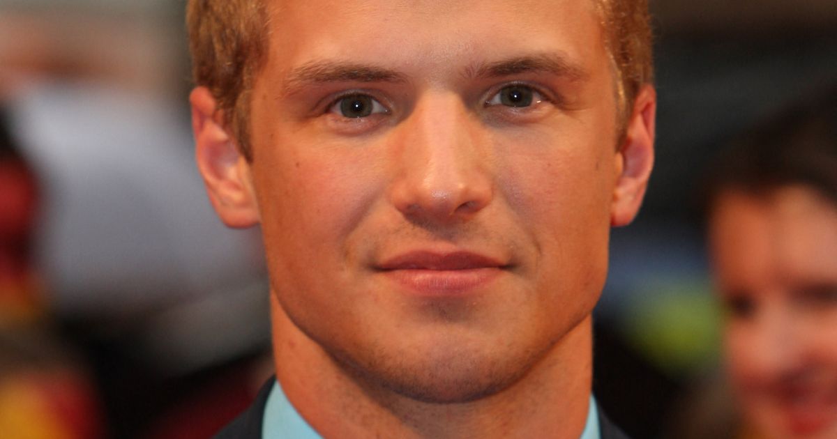 Freddie Stroma à la première de Harry Potter And The Half ...