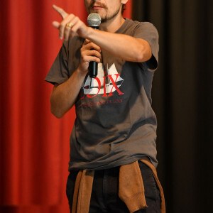 Lorant Deutsch a rencontré les élèves niçois de 4eme et 3eme du collège Don Bosco dans le cadre de l'opération "Théâtre pour Tous" à Nice, le 4 octobre 2019. © Bruno Bébert/Bestimage