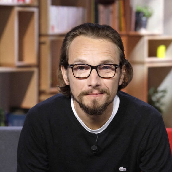 Portrait de Lorant Deutsch (sur le plateau de l'émission TV "La Grande Librairie" sur France 5). Le 24 octobre 2018