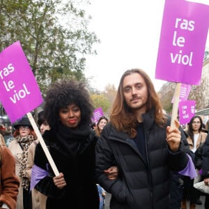 Inna Modja et son compagnon Marco Conti Sikic lors de la manifestation organisée contre les violences faites aux femmes dans le quartier de l'Opéra à Paris, le 24 novembre 2018. © CVS/Bestimage