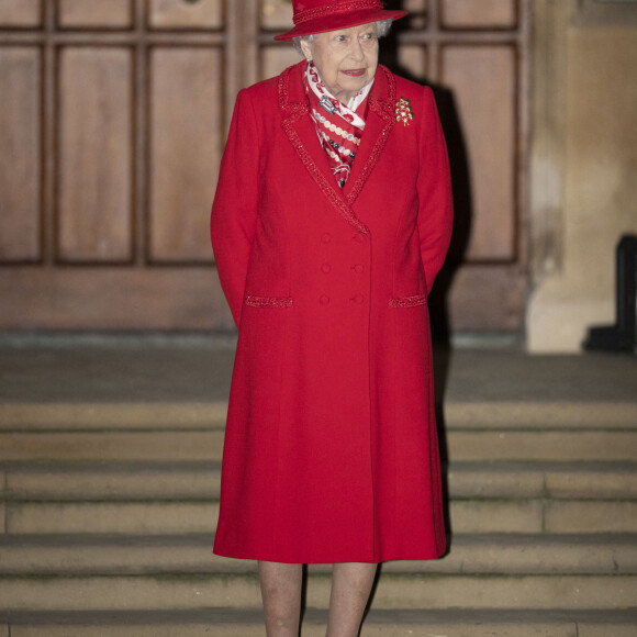 La reine Elisabeth II d'Angleterre - La famille royale se réunit devant le chateau de Windsor pour remercier les membres de l'Armée du Salut et tous les bénévoles qui apportent leur soutien pendant l'épidémie de coronavirus (COVID-19) et à Noël le 8 décembre 2020.