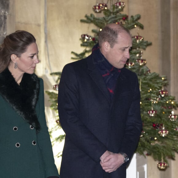 Catherine Kate Middleton, duchesse de Cambridge, le prince William, duc de Cambridge, la reine Elisabeth II d'Angleterre - La famille royale se réunit devant le chateau de Windsor pour remercier les membres de l'Armée du Salut et tous les bénévoles qui apportent leur soutien pendant l'épidémie de coronavirus (COVID-19) et à Noël le 8 décembre 2020. 
